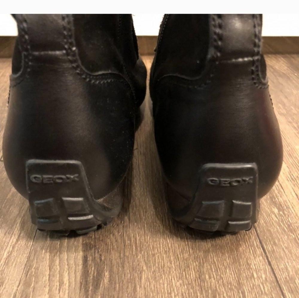 Like New! Geox Suede Boots - Picture 4 of 7